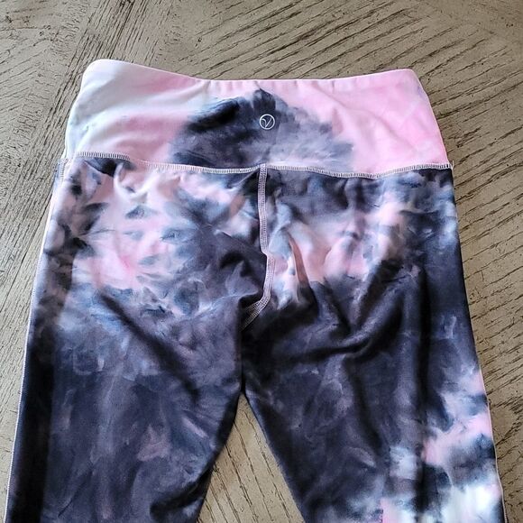 Vogo size M tie dye legging 💖🤍 - Picture 7 of 9